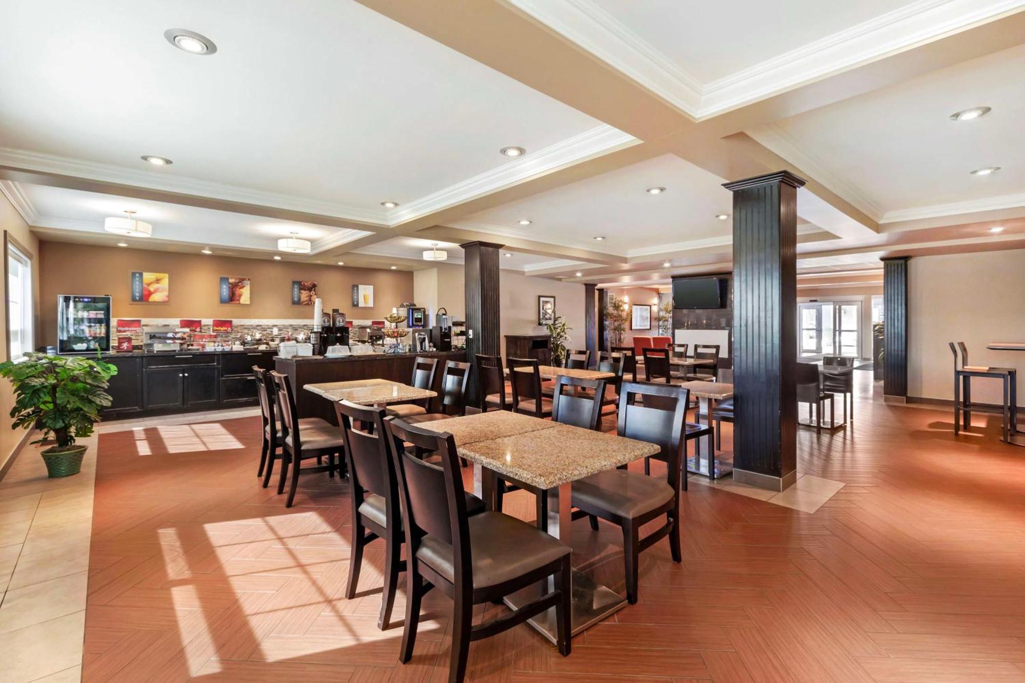 Best Western Plus Peace River Hotel & Suites Exterior foto