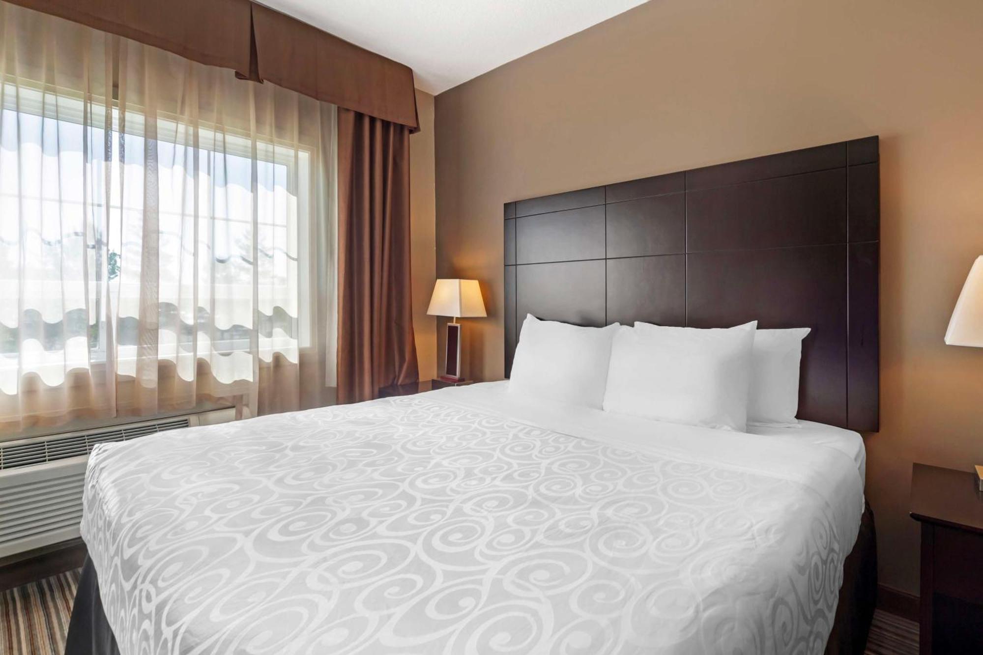 Best Western Plus Peace River Hotel & Suites Exterior foto