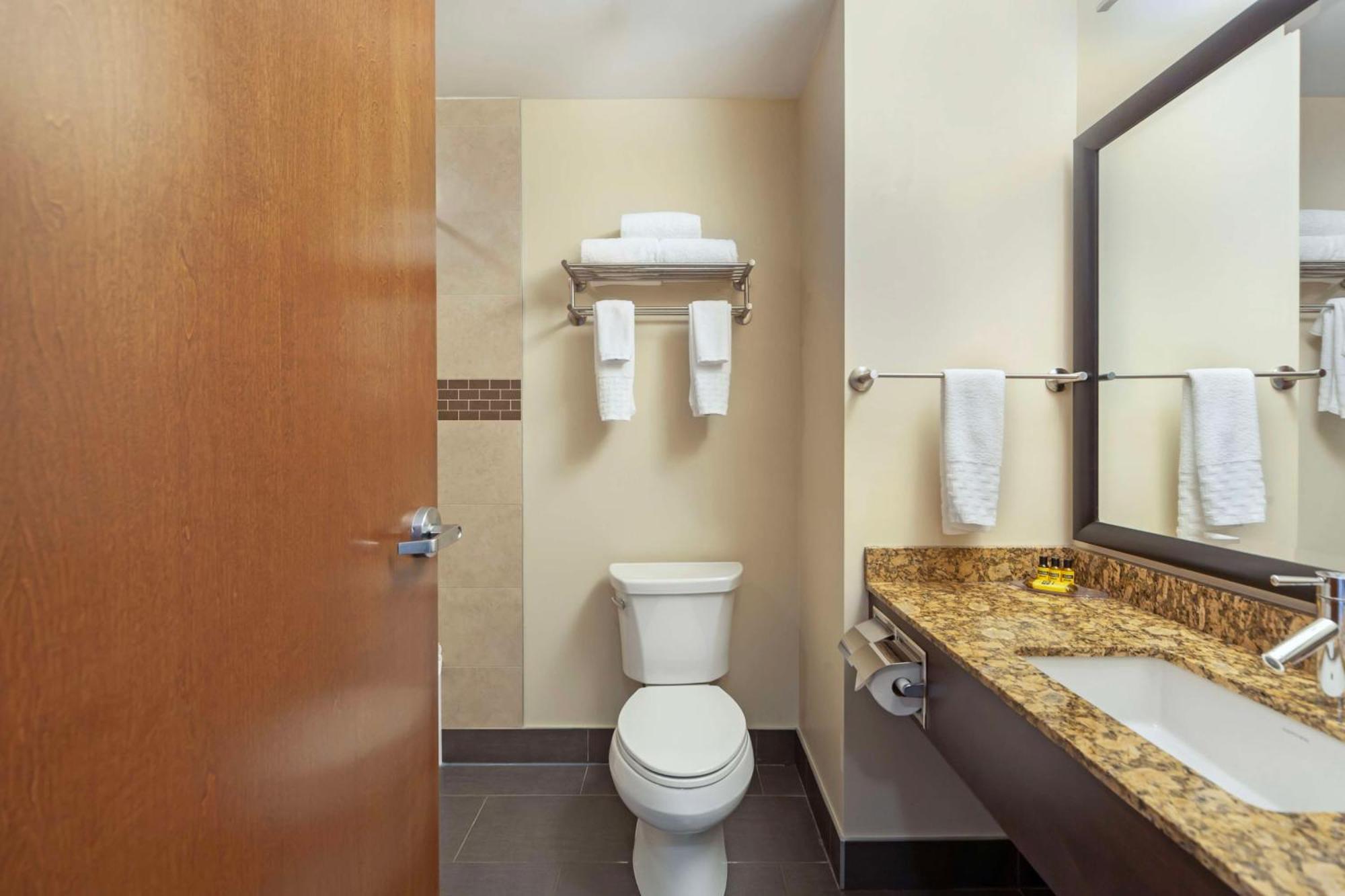 Best Western Plus Peace River Hotel & Suites Exterior foto