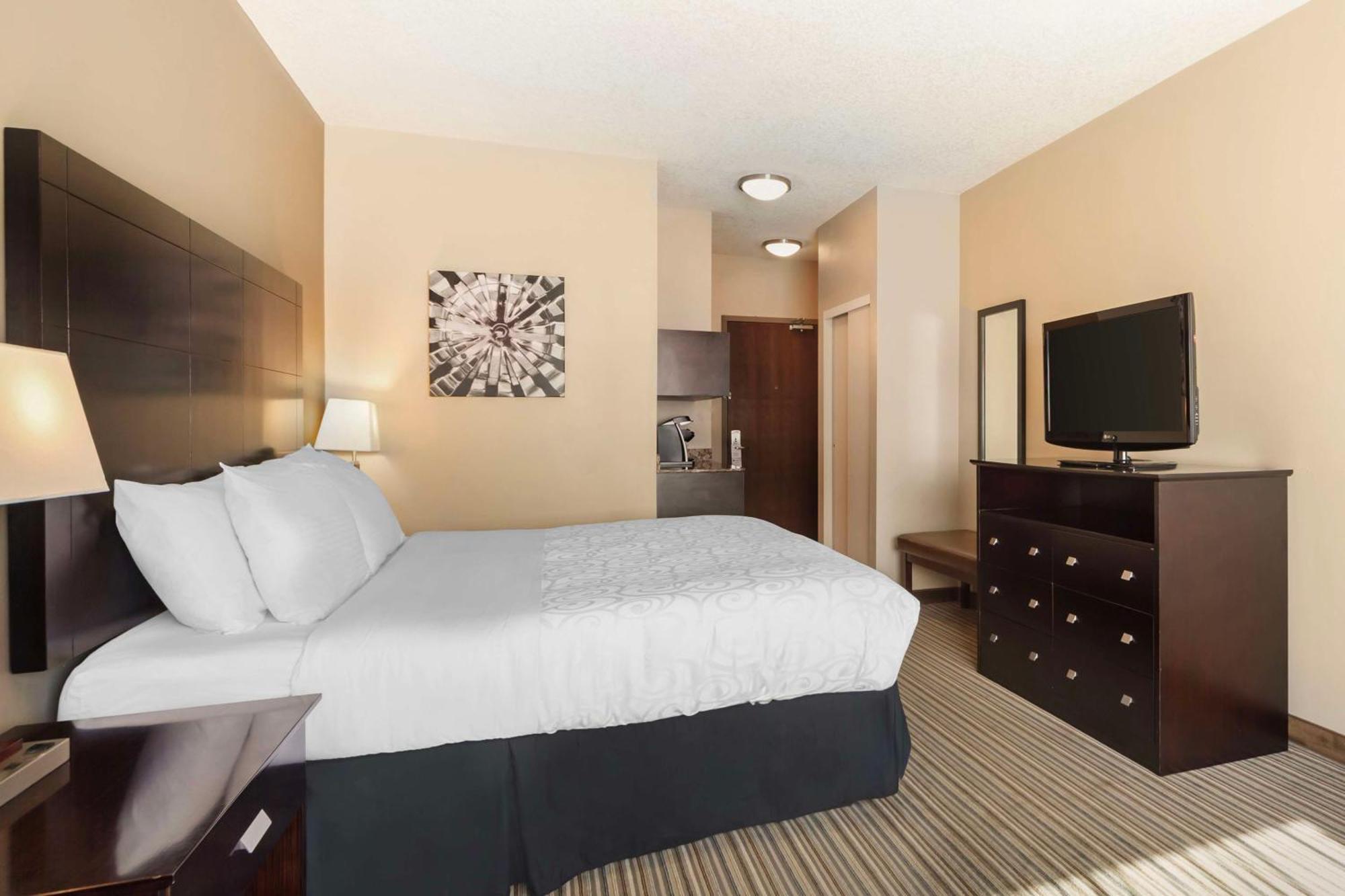 Best Western Plus Peace River Hotel & Suites Exterior foto