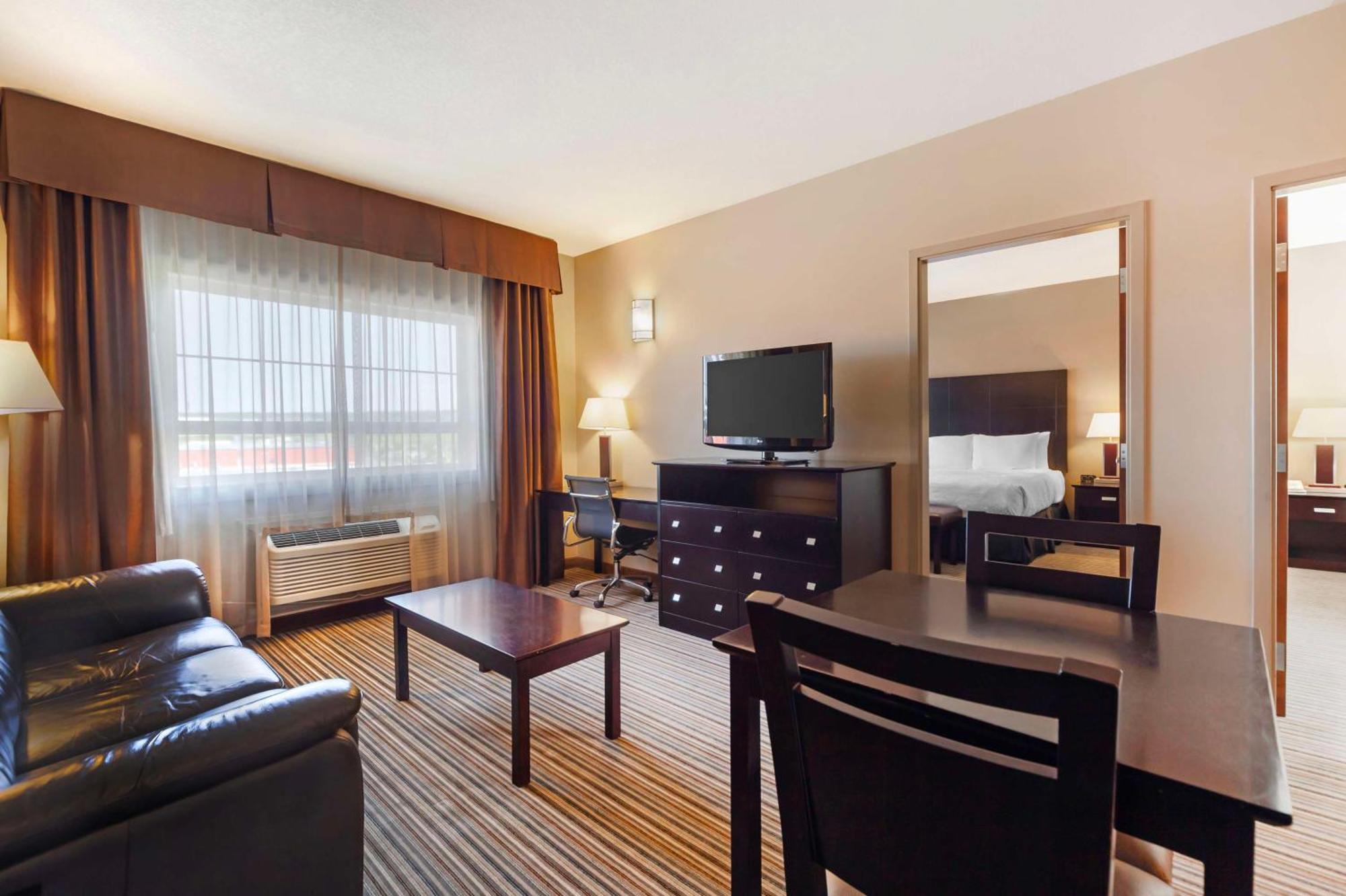 Best Western Plus Peace River Hotel & Suites Exterior foto