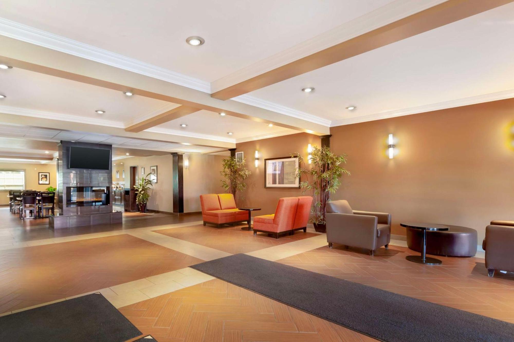 Best Western Plus Peace River Hotel & Suites Exterior foto