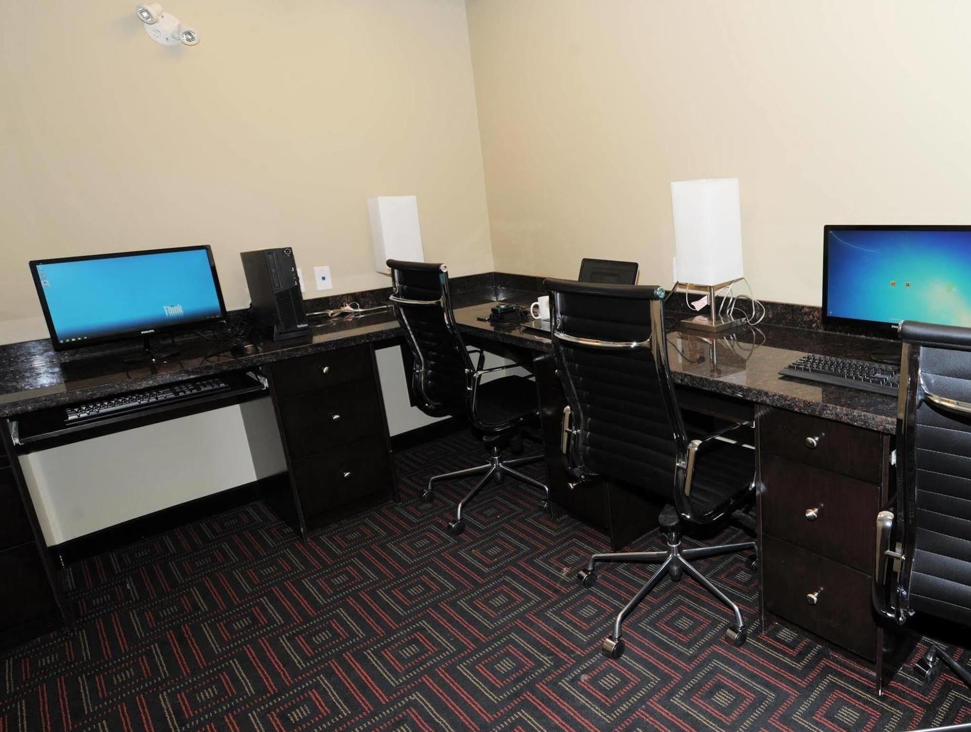 Best Western Plus Peace River Hotel & Suites Exterior foto