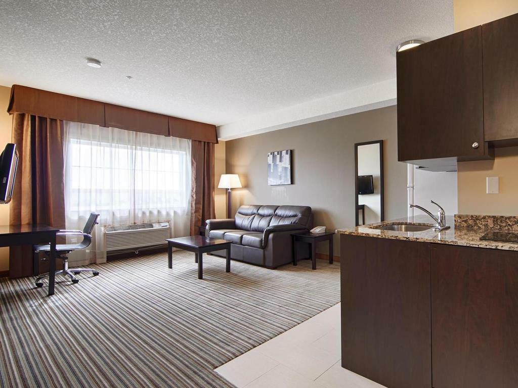 Best Western Plus Peace River Hotel & Suites Exterior foto